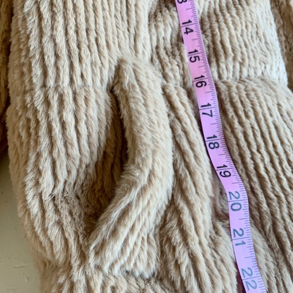 New Look Sherpa Jacket with Pockets and Waist Drawstring - Picture 6 of 10